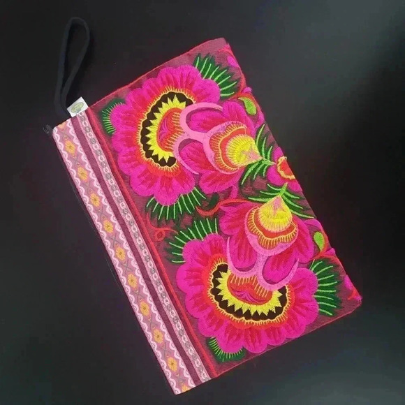 Sam Well Embroidered Wristlet - Picture 5 of 5